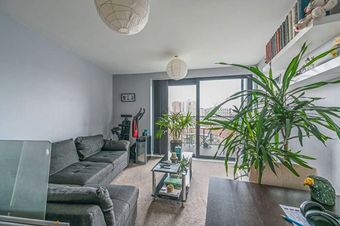 1 Bedroom Flat To Rent In Hotspur Street, Kennington, London, SE11