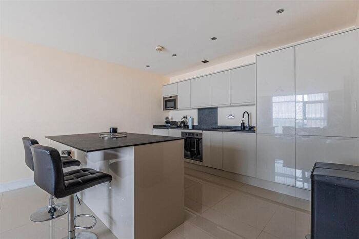 2 Bedroom Apartment To Rent In Bute Terrace, City Centre, CF10
