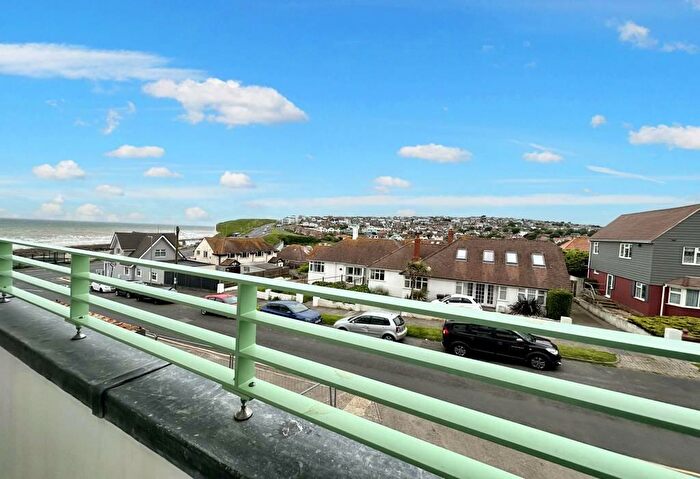 2 Bedroom Flat To Rent In Chichester Drive East, Saltdean, Brighton, BN2