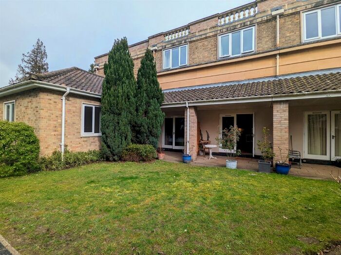 1 Bedroom Flat For Sale In Keswick Hall, Keswick, Norwich, NR4