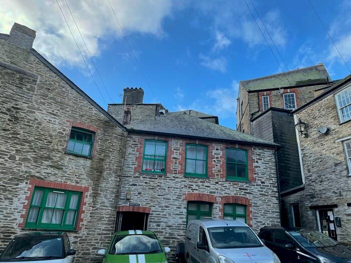 3 Bedroom Flat To Rent In Fore Street, Liskeard, PL14