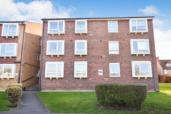 1 Bedroom Flat To Rent In Station Approach, Cheam, Sutton, SM2