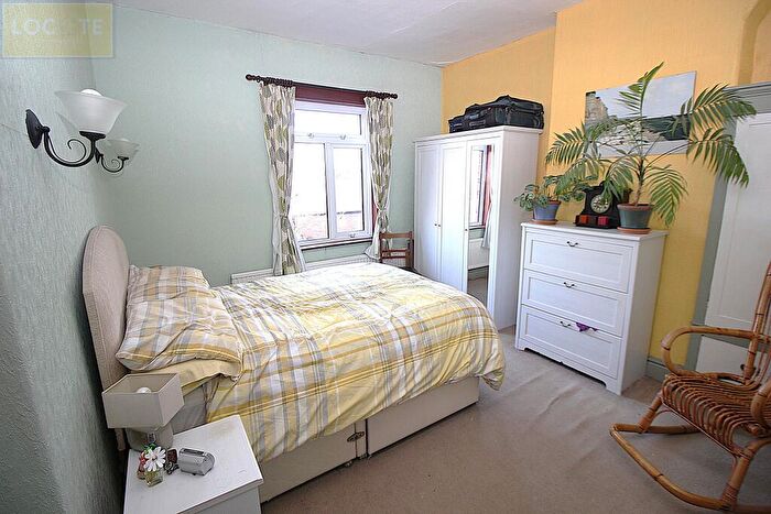 3 Bedroom Semi-Detached House For Sale In Whitelake Avenue, Flixton, M41