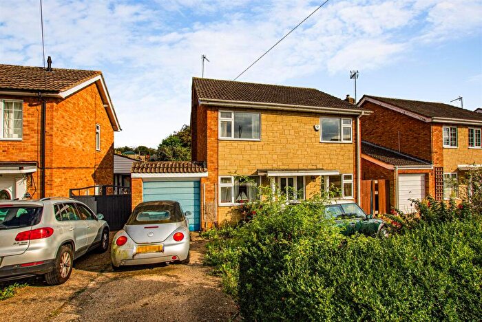 3 Bedroom Detached House For Sale In Kipling Road, Kettering, NN16