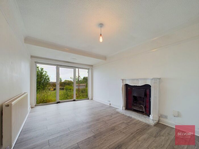 3 Bedroom Semi-Detached House To Rent In Lon Mefus, Sketty, Swansea, SA2