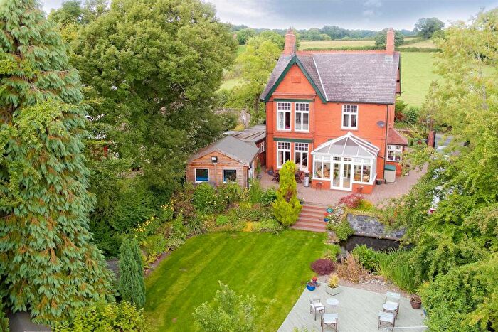 4 Bedroom Detached House For Sale In Llangollen Road, Trevor, LL20