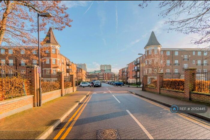 2 Bedroom Flat To Rent In Gareth Drive, London, N9