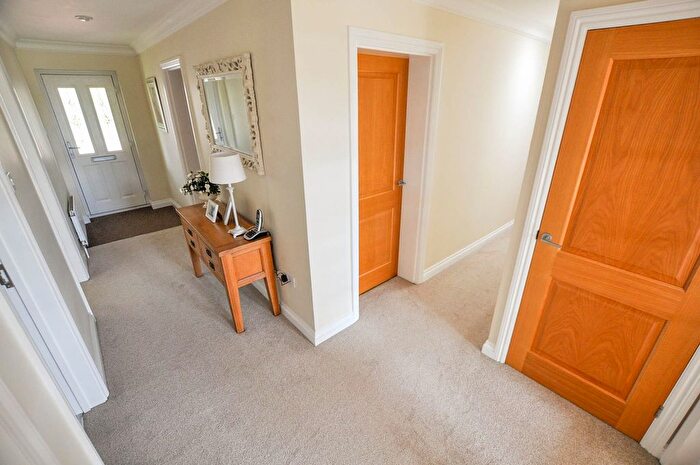 3 Bedroom Bungalow For Sale In Fernway Close, Wimborne, BH21