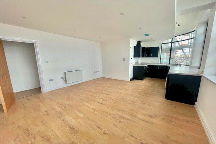 2 Bedroom Flat To Rent In Christchurch Road, Bournemouth, BH7