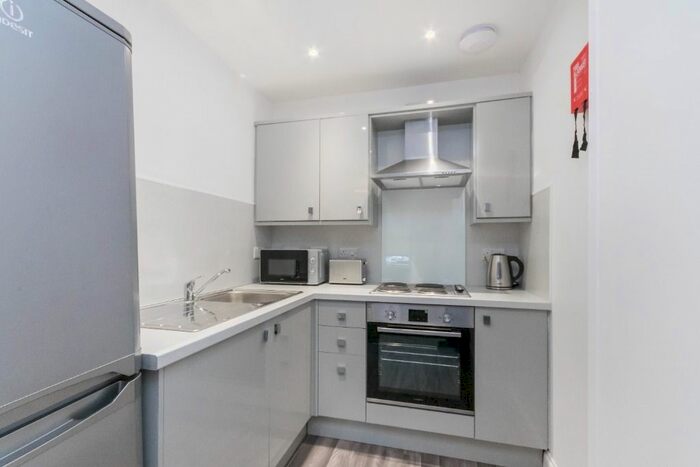 1 Bedroom Flat To Rent In Caledonian Crescent, Dalry, Edinburgh, EH11