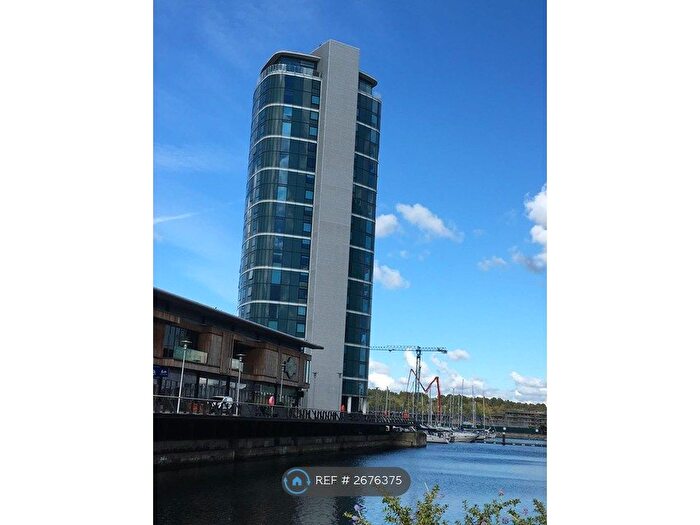 2 Bedroom Flat To Rent In Marina Point West, Chatham, ME4