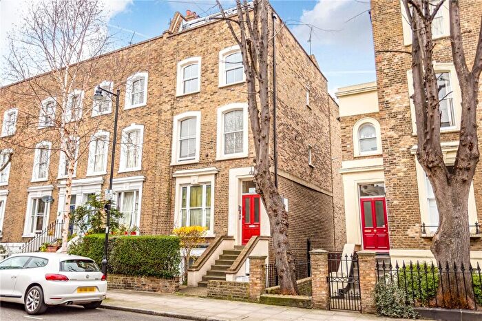 2 Bedroom Apartment To Rent In Northchurch Road, London, N1