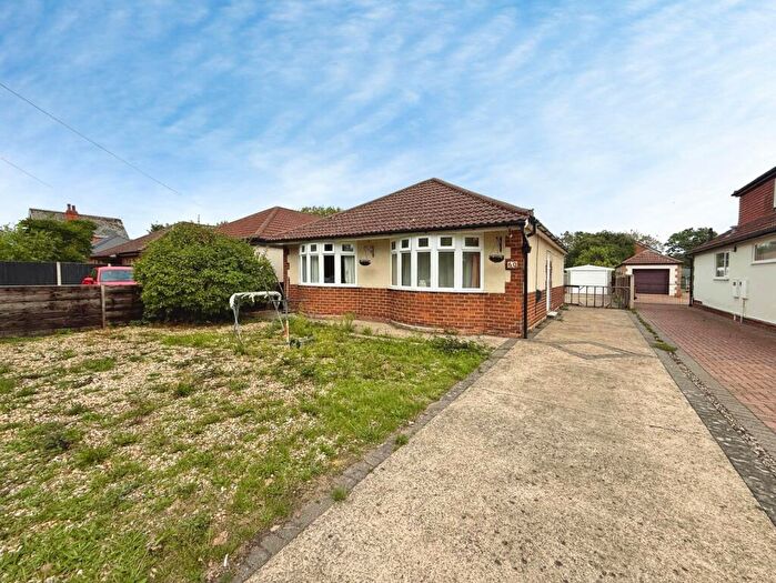 2 Bedroom Bungalow For Sale In Thorpe Lane, South Hykeham, Lincoln, Lincolnshire, LN6