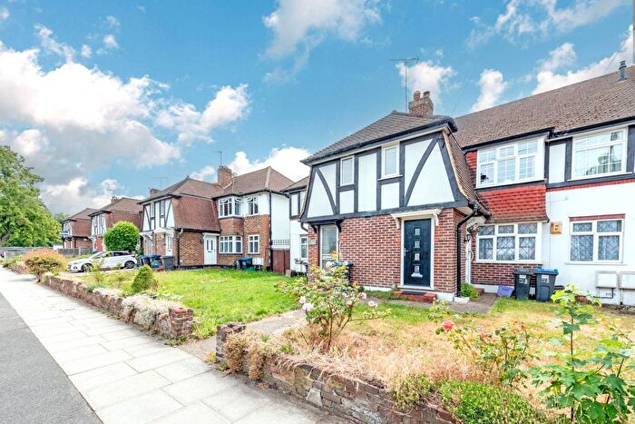 2 Bedroom Maisonette For Sale In Tudor Drive, Morden, SM4