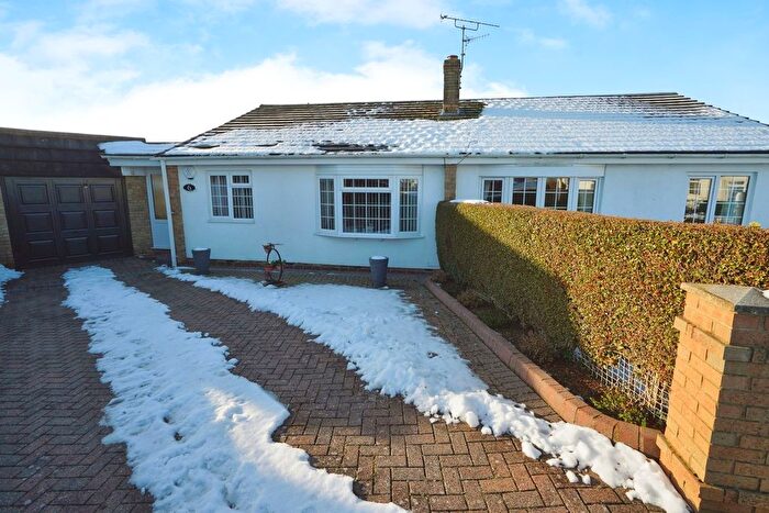 3 Bedroom Semi Detached House For Sale In Meadow Close, Eastfield, Scarborough, YO11