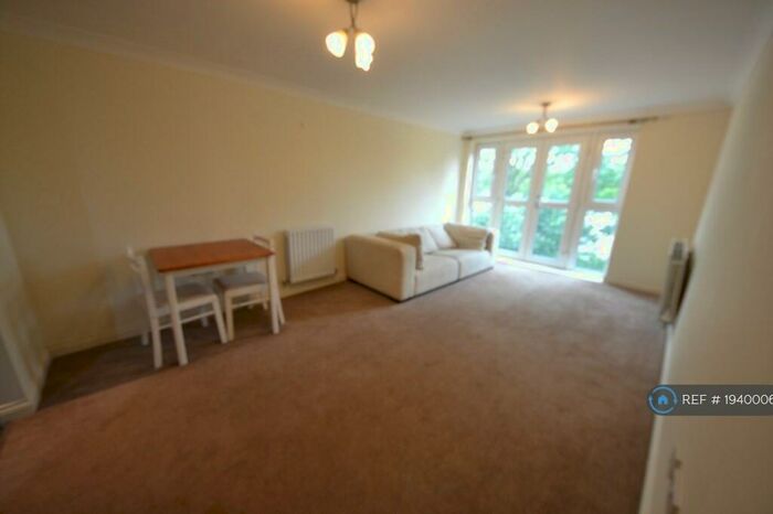 1 Bedroom Flat To Rent In Portswood Road, Southampton, SO17