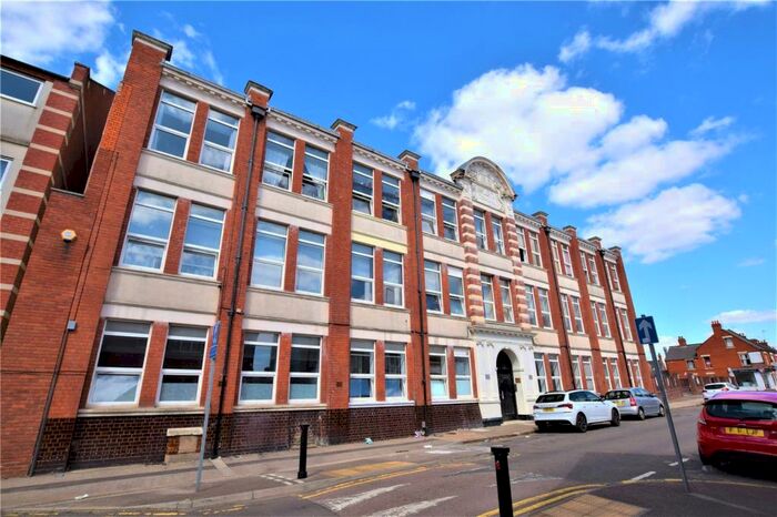 2 Bedroom Apartment To Rent In Adnitt Road, Northampton, NN1