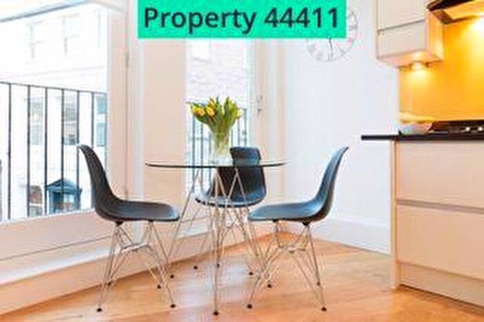 2 Bedroom Flat To Rent In Broughton Market, Edinburgh, EH3