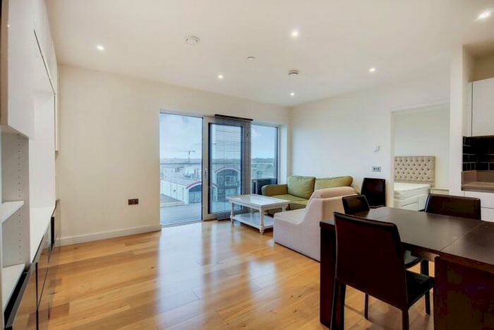 2 Bedroom Flat For Sale In John Harrison Way, North Greenwich, London, SE10