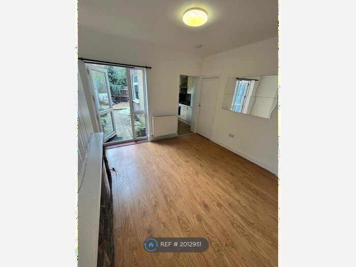 1 Bedroom Flat To Rent In Ground Floor, Belvedere, DA17