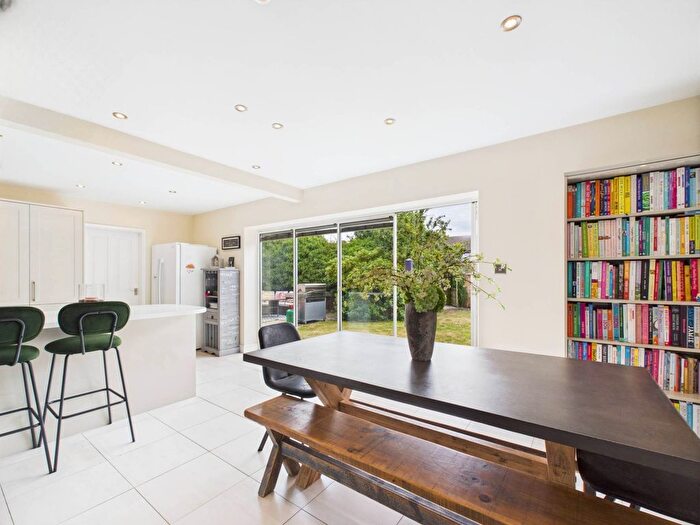 4 Bedroom Detached House For Sale In Watermill Way, Weston Turville, HP22