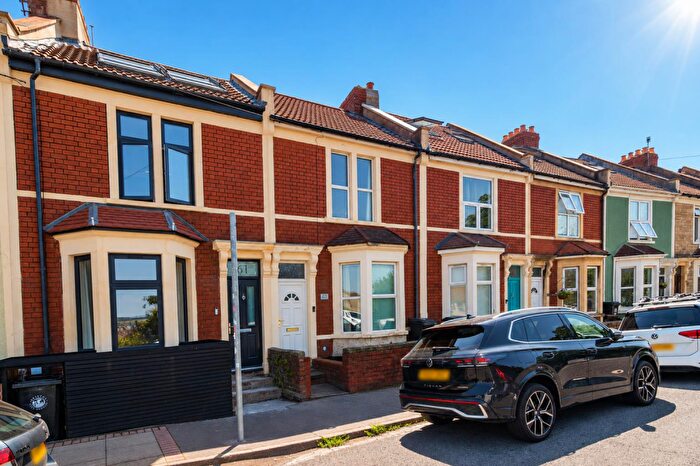 3 Bedroom Terraced House For Sale In Luckwell Road, Southville, Bristol, BS3