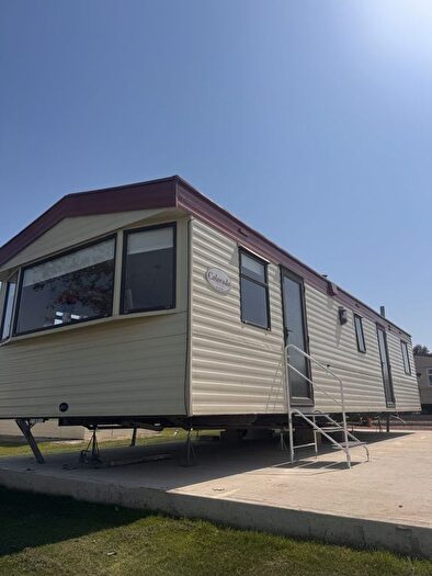 2 Bedroom Mobile/park Home For Sale In East End Road, Bradwell-On-Sea, Southminster, CM0