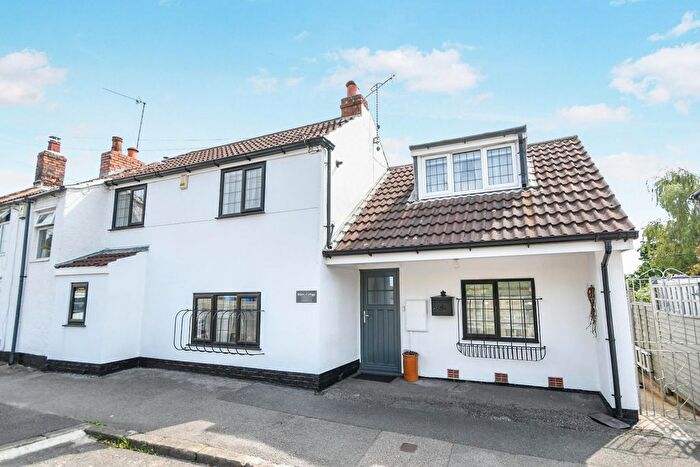 2 Bedroom End Of Terrace House For Sale In White Cottage, Old Road, Brampton, Chesterfield, S40