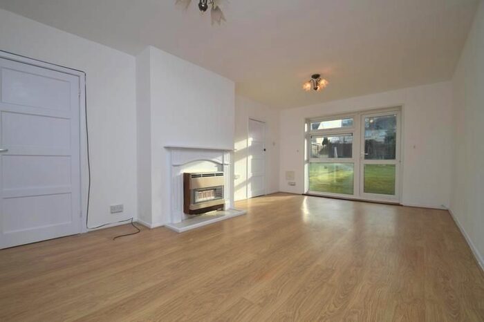 3 Bedroom Semi-Detached House To Rent In Homestead Way, Luton, LU1