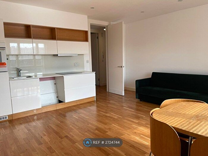 1 Bedroom Flat To Rent In Old Kent Road, London, SE1