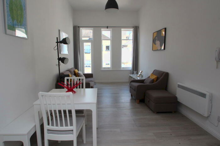 1 Bedroom Apartment To Rent In Ingram Street, Merchant City, G1