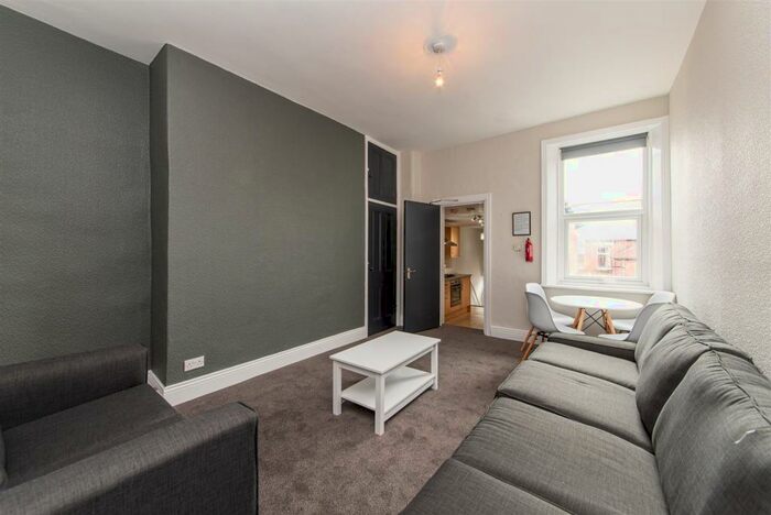 5 Bedroom Maisonette To Rent In Holmwood Grove, Jesmond, Newcastle Upon Tyne, NE2