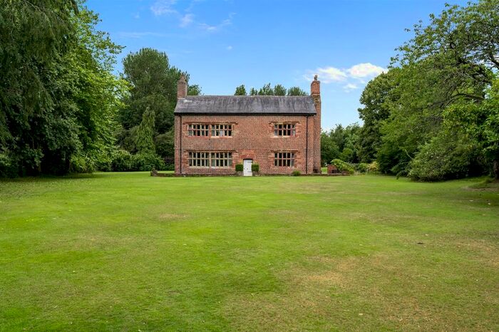 5 Bedroom Detached House For Sale In Old Moss Lane, Glazebury, Cheshire, WA3