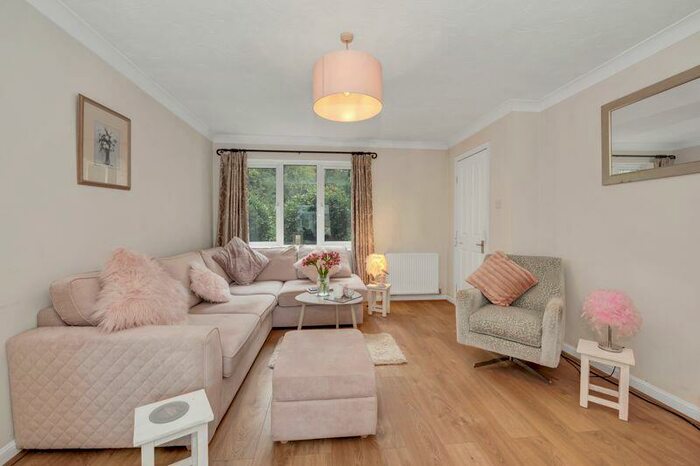 4 Bedroom Detached House For Sale In Lower Broom Road, Woolpit, IP30