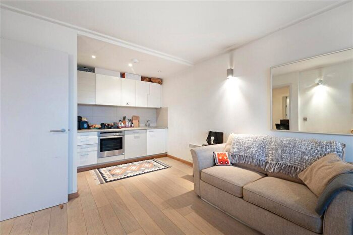 1 Bedroom Apartment To Rent In Hutchings Street, London, E14