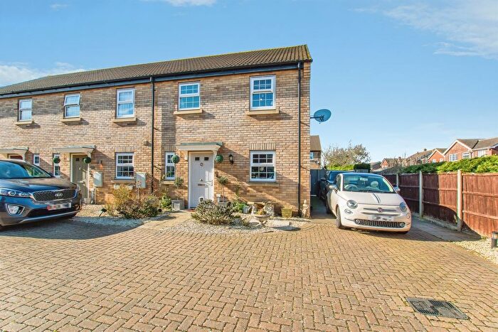 3 Bedroom End Terrace House For Sale In Chadwick Way, Coningsby, Lincoln, LN4