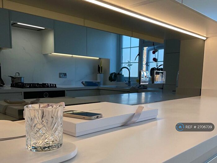 2 Bedroom Maisonette To Rent In Page Meadow, London, NW7