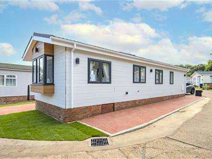 2 Bedroom Mobile Home For Sale In Road, EN5
