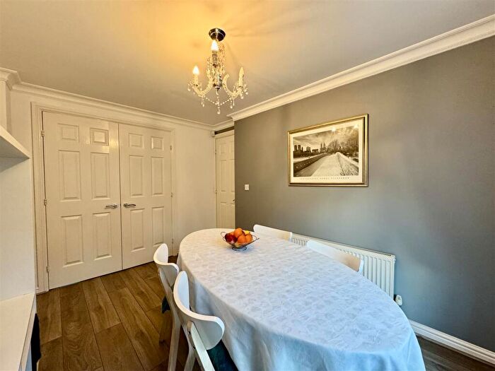 4 Bedroom Detached House For Sale In Tithefields, Fenay Bridge, Huddersfield, HD8