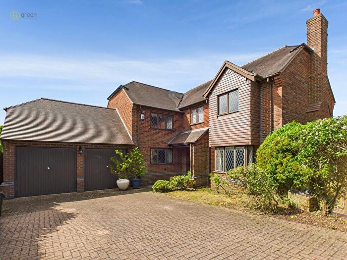 4 Bedroom Detached House For Sale In Dunton Close, Four Oaks, B75