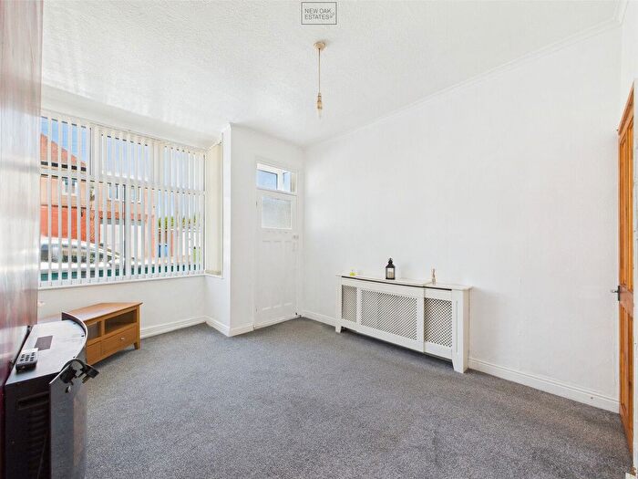 2 Bedroom End Of Terrace House To Rent In Chesterfield Avenue, New Whittington, S43