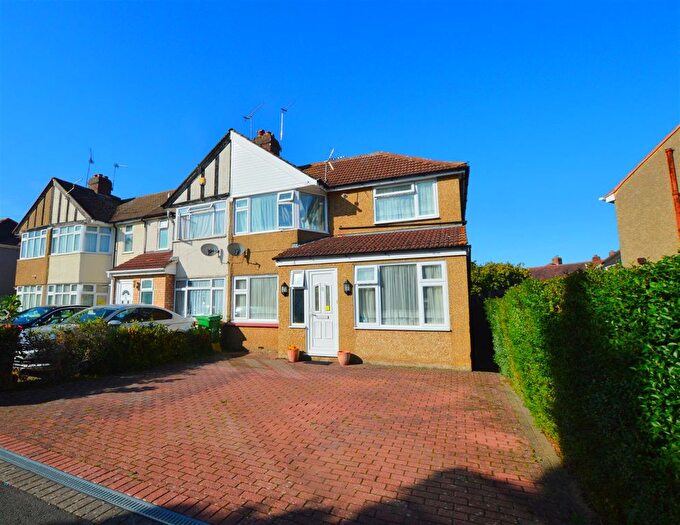 4 Bedroom End Of Terrace House For Sale In Littleport Spur, Slough, SL1