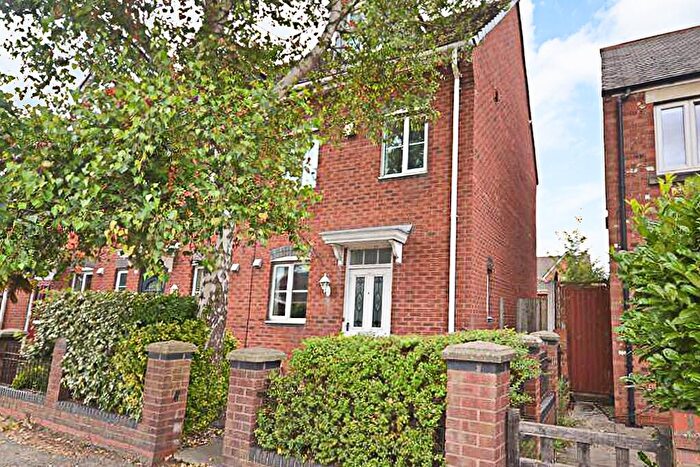3 Bedroom Town House For Sale In Moss Lane, Burscough, L40