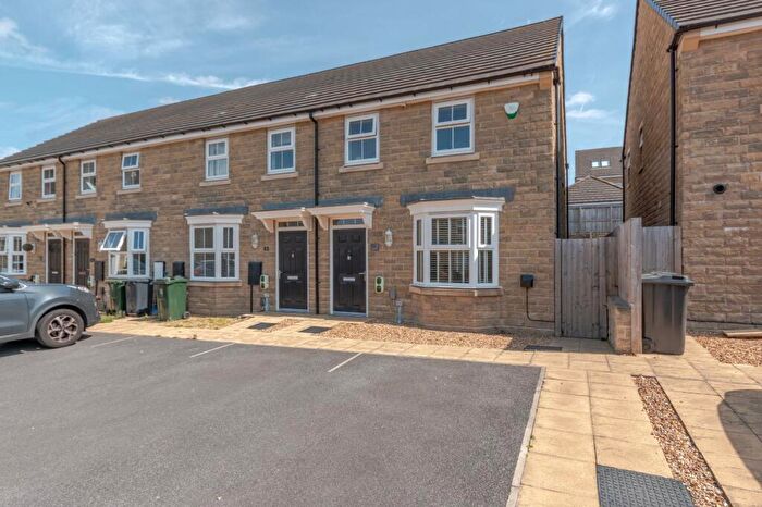 3 Bedroom End Of Terrace House For Sale In Moat Hill Close, Cullingworth, Bradford, West Yorkshire, BD13