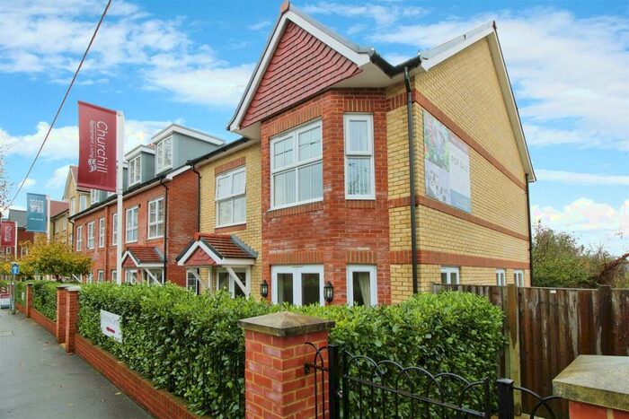 2 Bedroom Retirement Property For Sale In Knights Lodge, Lymington, SO41
