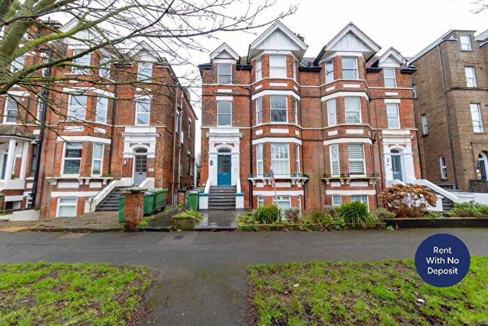 2 Bedroom Flat To Rent In Earls Avenue, Folkestone, Kent, CT20