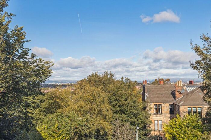 2 Bedroom Apartment For Sale In St Helens Gardens, Langside, Glasgow, G41