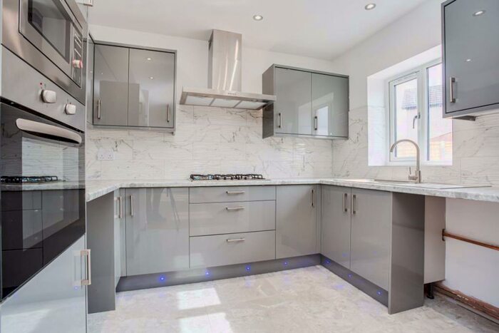 3 Bedroom House To Rent In Marden Crescent, Croydon, CR0