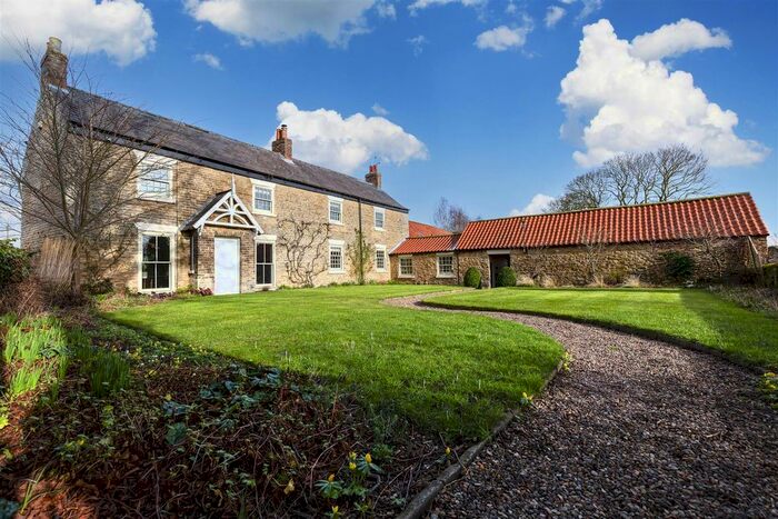 5 Bedroom Property For Sale In Main Street, Hotham, York, YO43