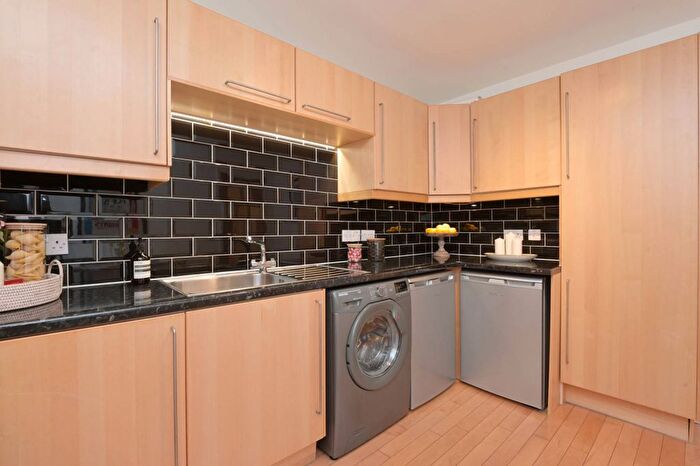 1 Bedroom Flat For Sale In Hopetoun Crescent, Broughton, Edinburgh, EH7